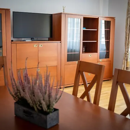 Centrum Okopowa 55 * ורשה